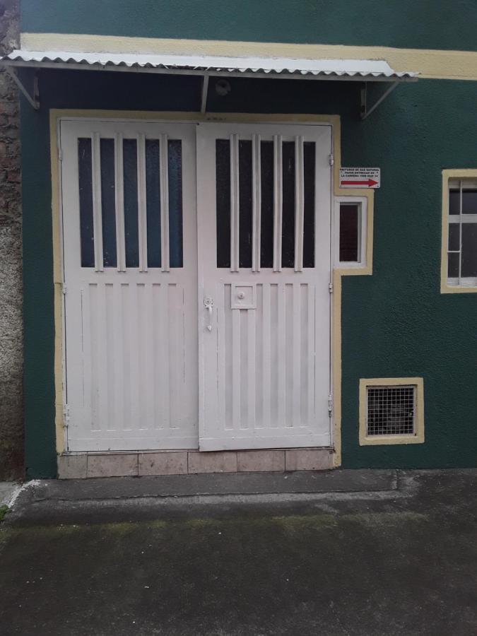 Okar Hostel - Bogota Airport Zewnętrze zdjęcie